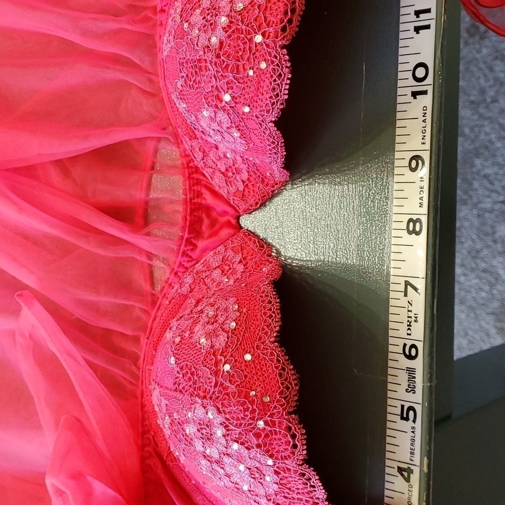 Sexy pink night camisole. No tags, I'm thinking a medium. Lovely fabri… - Picture 9 of 14